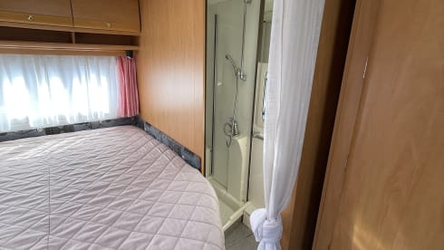 Corné & Joy – Complete with Airco - UNIQUE!! 4 person camper BOOK NOW! 