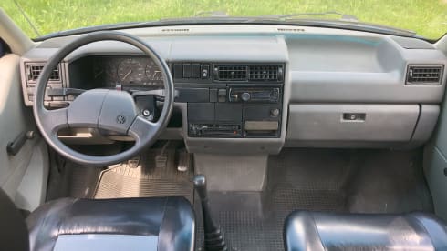 2p Volkswagen bus from 1992