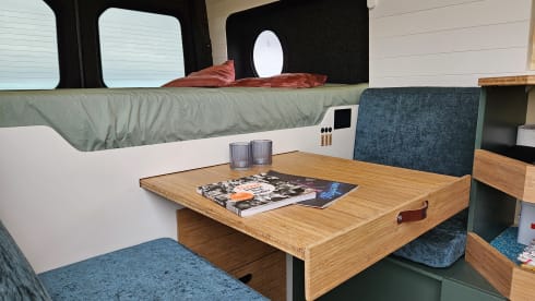 BoWi bus – 2p off Grid Mercedes-Benz bus from 2017