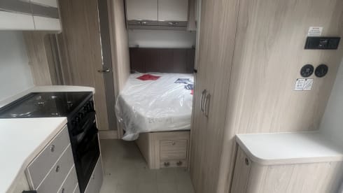 4 berth Peugeot autoquest pioneer 155 2025