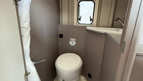BB KING – Young Fiat Ducato (2 or 4 persons) with bicycle carrier