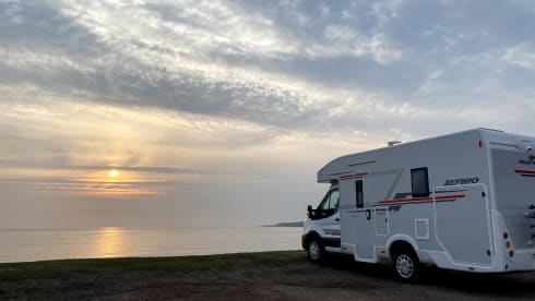 Davina – 4 Berth Zefiro 655 - Excellent family moho & easy to drive! 