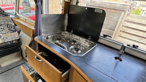 Camper – Spacious and luxurious 4-person Hymer with starlink wifi