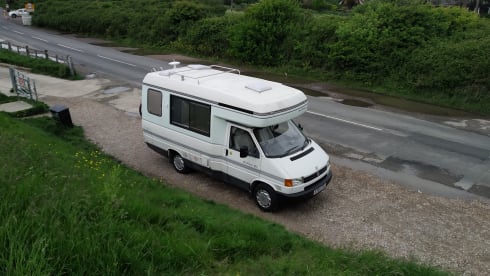 Jeremy Morehouse – Classic Coach-built 98 Autosleeper Clubman GL for off-grid living