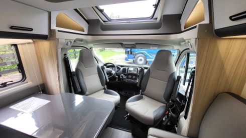 Sun Living S 75 SL – Very nice, spacious, luxurious, clean and fully furnished