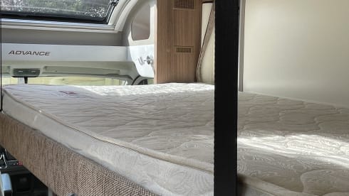 BAILEY – AMAZING PEGUEOT BAILEY 70-6 DRIVE ON A CAR LICENSE 6 BERTH AND 6 SEATBELTS