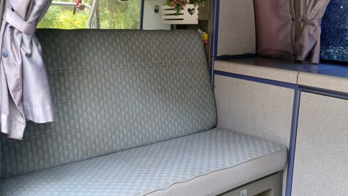 Calì  – Salento in a T4 California Coach van