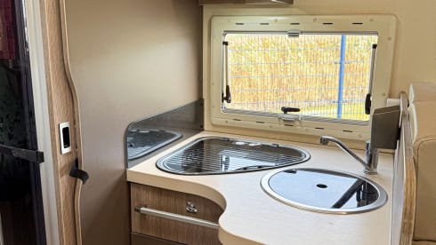 4p Chausson met queensbed en hefbed