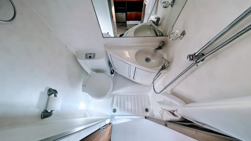 Jeffy – Jeffy – Low-Mileage, Fully Stocked Motorhome, Sleeps 6 Including Insurance!