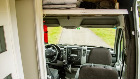 Very complete MB Sprinter 2p off-grid 