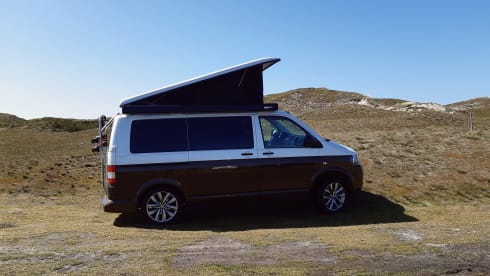 Rinus – 4p Volkswagen t5 150 hp automatic bus camper