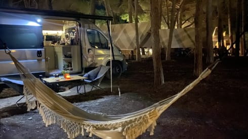 Dikke bus (BABYPROOF) – Custom Made Campervan from 2022
