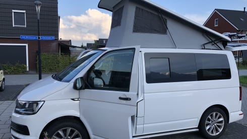 4p Volkswagen bus uit 2016