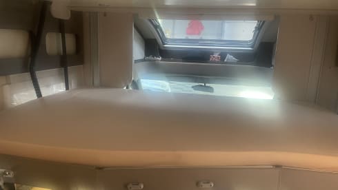 Calimero  – 4 pers Carat luxury camper with fixed bed