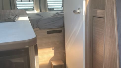 Niks hoeve – 4p Carado bus uit 2021