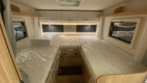 7 – Luxurious, spacious camper with single beds!