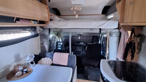 Dethleffs gezincamper 4 personen met airconditioning.  – 5p Dethleffs Alcove from 2001