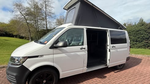 Rogue Four – Camper Volkswagen a 4 posti letto, modello 2021