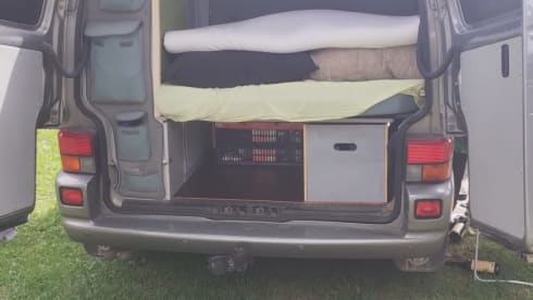 Eddie – 2p Volkswagen bus from 2000