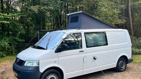 Toby – VW T5 Transporter (2008) – Compacte camper, klaar voor avontuur