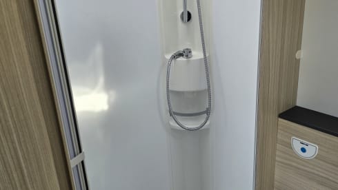 Lottie – 7 berth Sun Living a70dk AUTOMATIC 2021 7 belts