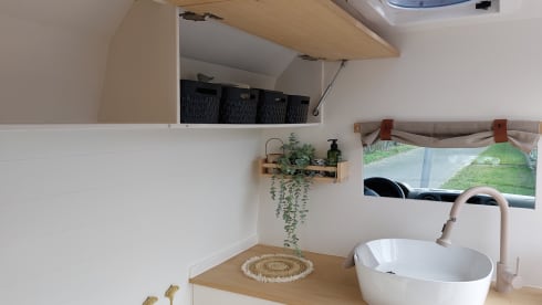Buscampr – New, off-grid, complete and comfortable 'Buscampr' for 2 people