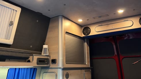 Dolly Daze – 2 berth Volkswagen campervan from 2021