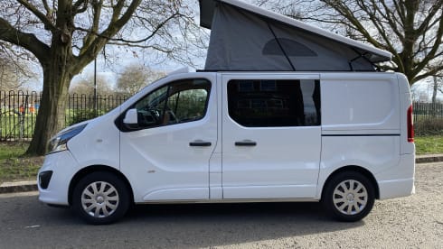 The Colonel – Stylish Pop-Top Camper | Sleeps 4 | Solar & Heater | Festival Ready