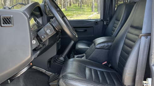 Louver – 2/3p Landrover Defender 110. Complete installation for your comfortable adventure
