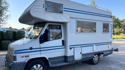 Ouwe Beer – The 'Old Bear' cozy compact camper.