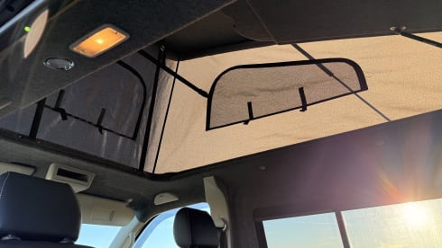 Bobby – Volkswagen campervan met 4 slaapplaatsen uit 2015