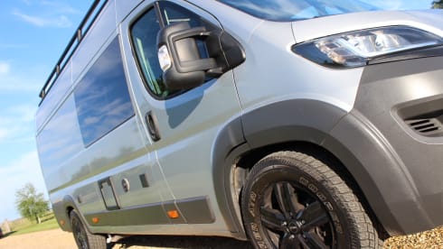Modern Fully Equipped Sports Tourer by HR Multisport
