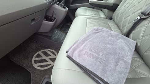 Roaming Retreat – Camping-car VW de luxe LWB 148 BHP.  