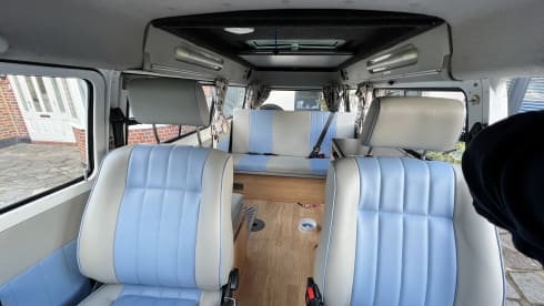 Bellathecamper – Bella - Classic Bay Window VW CamperVan in Showroom condition