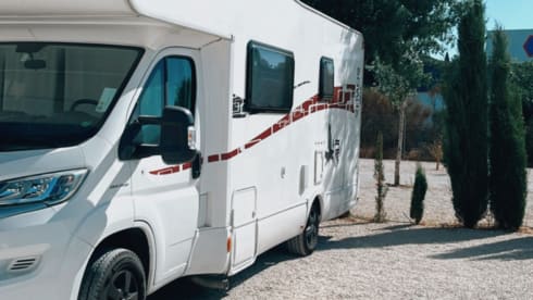 Jai the Camper – Beautiful and trendy 7p Rimor alcove from 2017