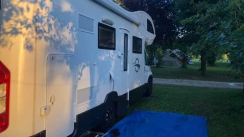 Fiat Ducato Alkoof 6 personen -  Gezinsmobilhome (max. 1000km)