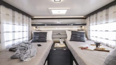 Dakota – Roller Team Zefiro 685 (2024) Camping-car manuel 2-4 couchages - Entièrement assuré