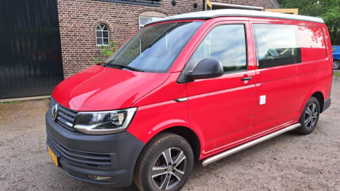 Compact camper van with round seating Volkswagen VW T5 TDI