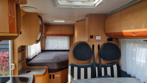 4p Dethleffs semi-integrated from 2004