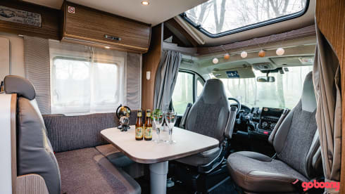 Luxury semi-integrated mobile home from 2020