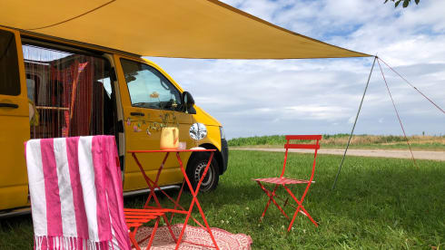 Gele busje – Extended Yellow Volkswagen T5 camper 