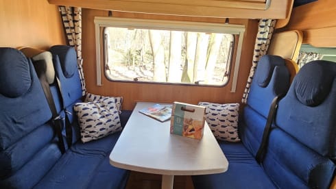 6p Chausson Flash 07 (air conditioning, TV, Apple CarPlay)