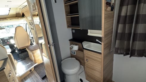 Camper het Spick… – 4p Adria Mobil semi-integrated from 2018