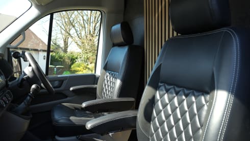 Luna – Meet Luna - 3 berth luxury Campervan