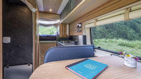 LE VAN ØBERWILD Annecy - family adventures