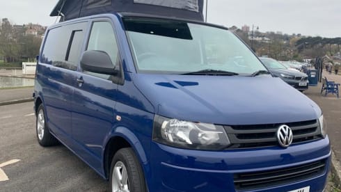 Vince – 4 berth Volkswagen campervan from 2011
