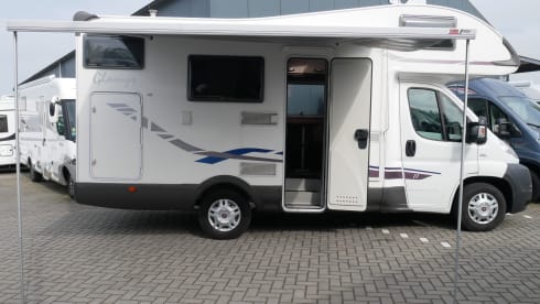 McLouis M700, 6 couchages et assises.
