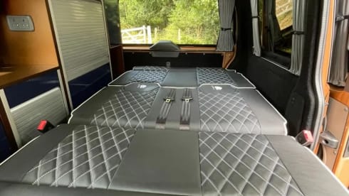 YS71WTG NOMAD –  4 Berth Nomad Camper Romford -Romford