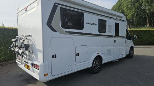 JVF48D – Weinsberg CaraSuite 700 ME Automaat Zeer luxe, KM VRIJ !