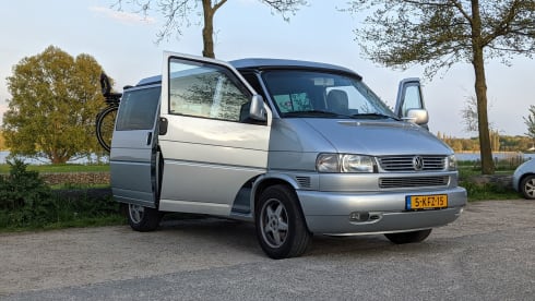 Beautiful and powerful T4 Volkswagen camper bus